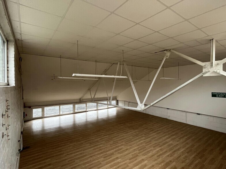 More Photos Of 33-39 Parsons Green Ln, London Warehouse For Lease