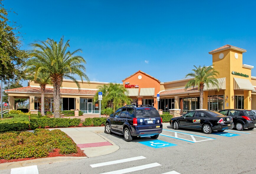 More Photos Of 353 Cypress Pky, Kissimmee Unknown For Lease