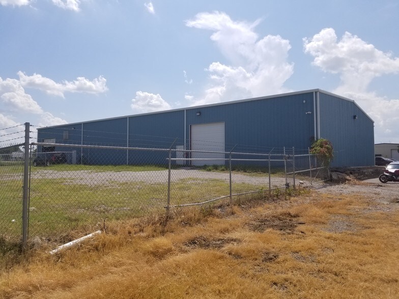 More Photos Of 5627-5629 S 107th East Ave, Tulsa Warehouse For Lease