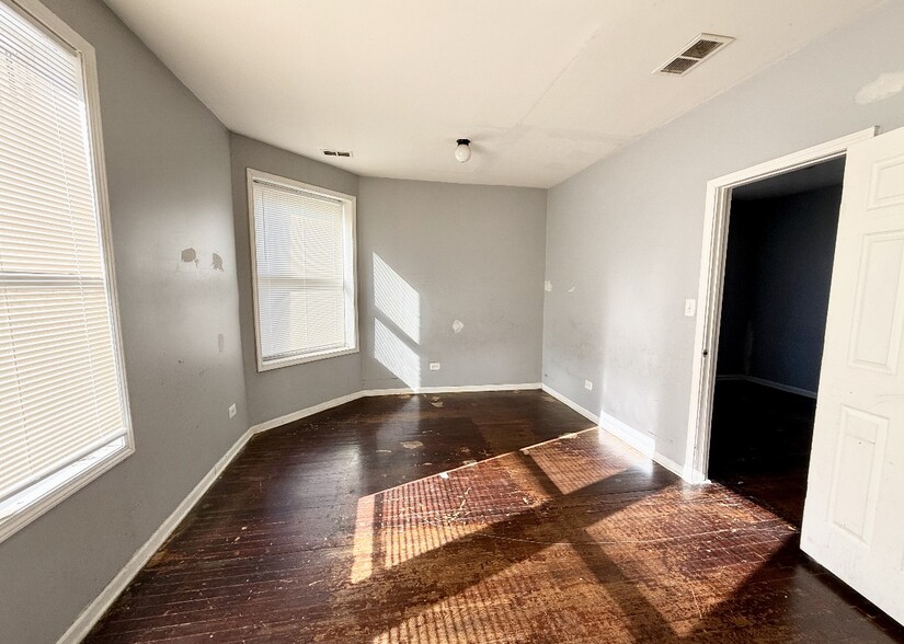 More Photos Of 342 E 71st St, Chicago Apartments For Sale