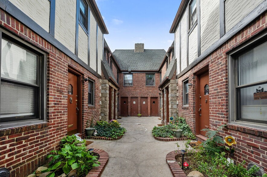 More Photos Of 4324 208th St, Bayside Apartments For Sale