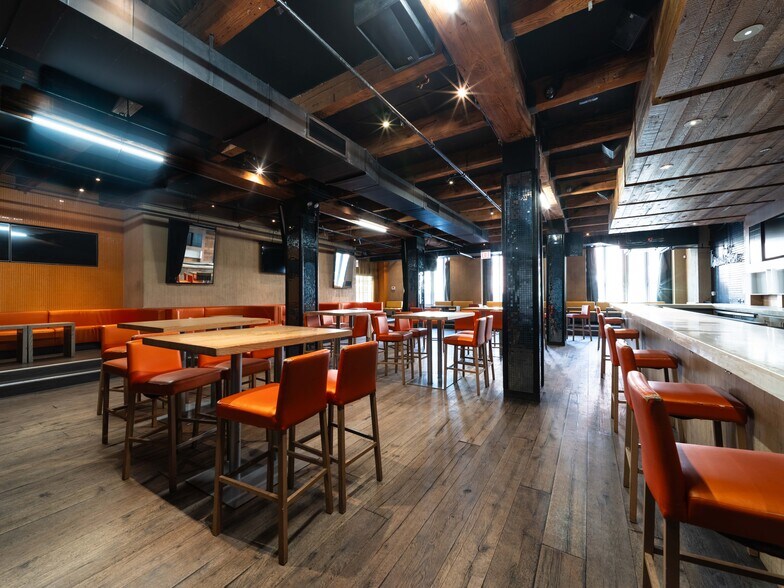 More Photos Of 414 N Orleans St, Chicago Office For Lease