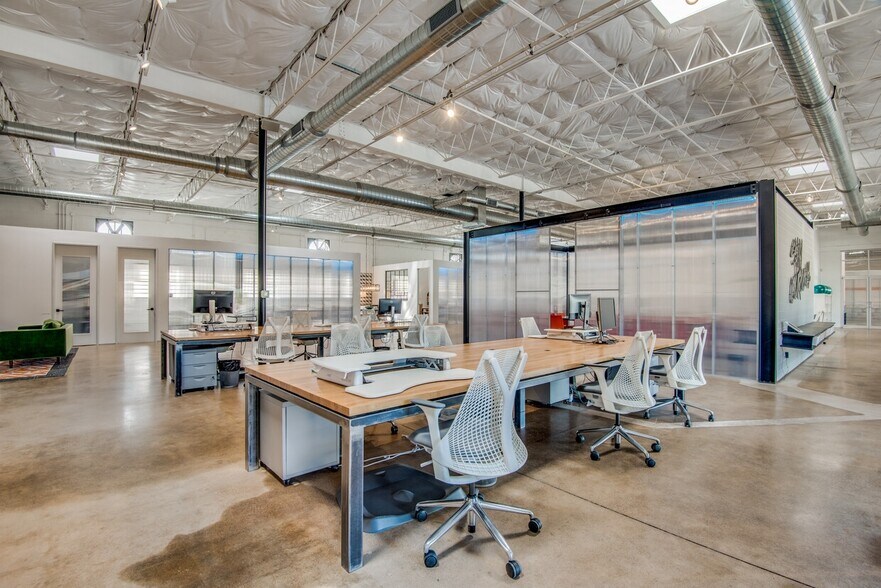 More Photos Of 4827-4841 Memphis St, Dallas Office For Lease