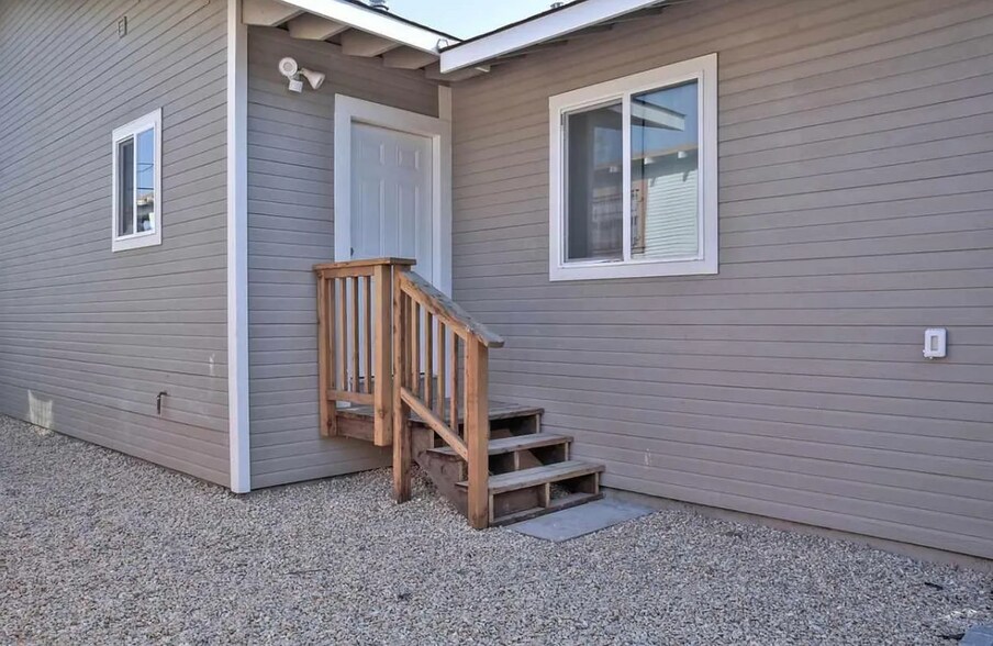 More Photos Of 1753 Church St, Oakland Specialty For Lease