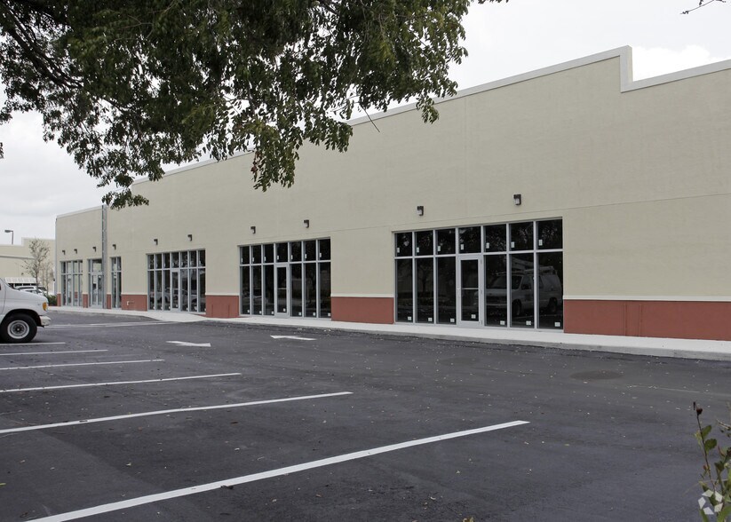 More Photos Of 374-400 N Rock Island Rd, Margate Freestanding For Lease