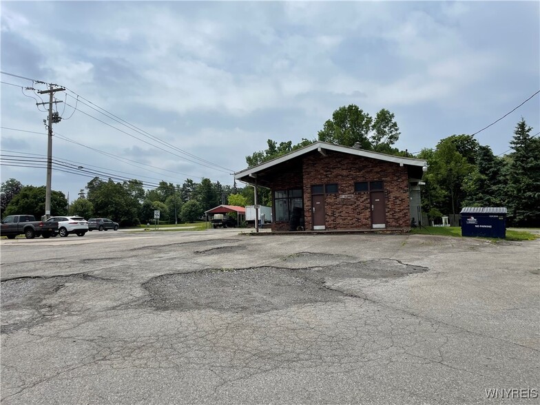 More Photos Of 3020 Southwestern Blvd, Orchard Park Auto Repair For Sale