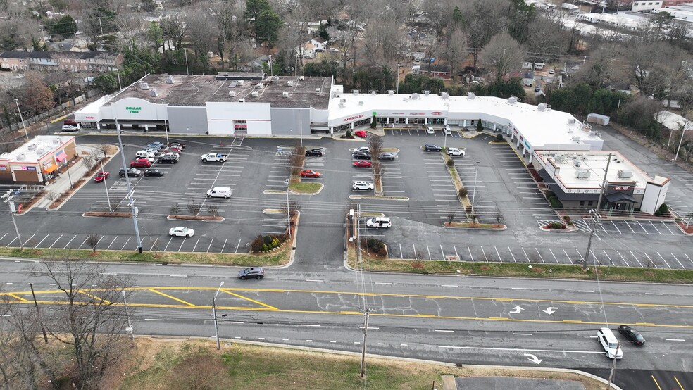 More Photos Of 274 Eastchester Dr, High Point Unknown For Lease