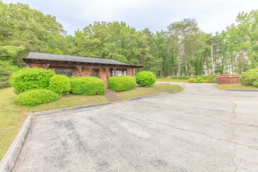 More Photos Of 4135 Hixson Pike, Chattanooga Office For Sale