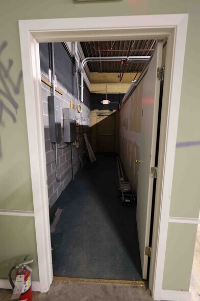 More Photos Of 831-923 W Clairemont Ave, Eau Claire Storefront For Lease