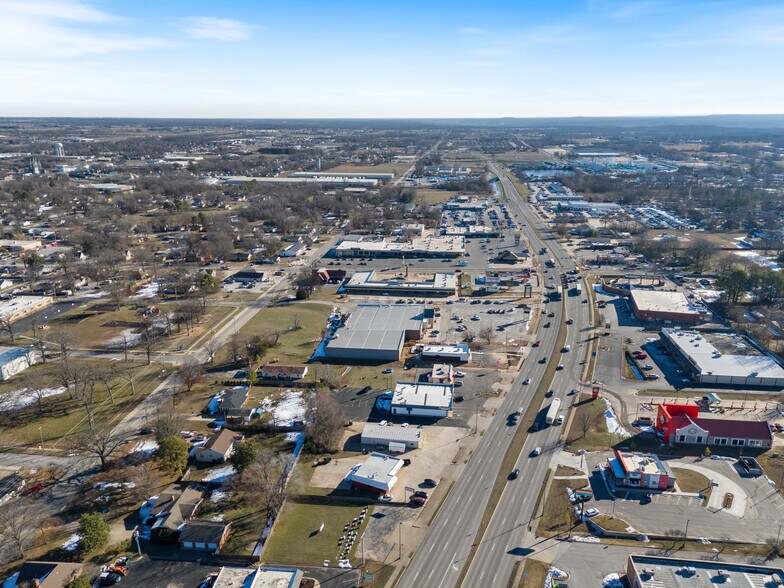 More Photos Of 403 Highway 412 W, Siloam Springs Restaurant For Sale