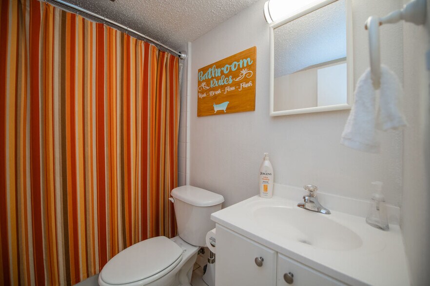 More Photos Of 2595 Tamiami Trl, Port Charlotte Apartments For Lease