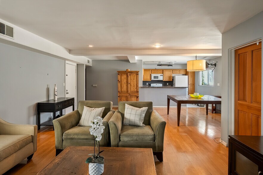 More Photos Of 3111 Ocean Front Walk, Marina Del Rey Apartments For Sale