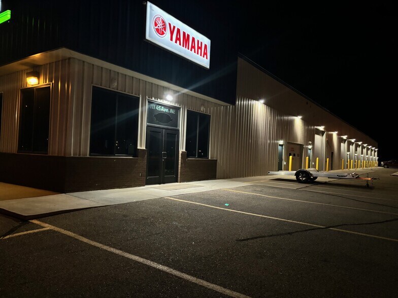 More Photos Of 111 NE 45th Ave, Minot Showroom For Lease
