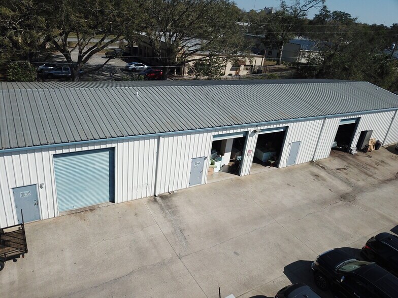 More Photos Of 6962 Edgewater Dr, Orlando Warehouse For Sale