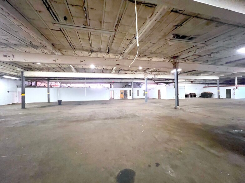 More Photos Of 3-17 James St, New Haven Warehouse For Lease