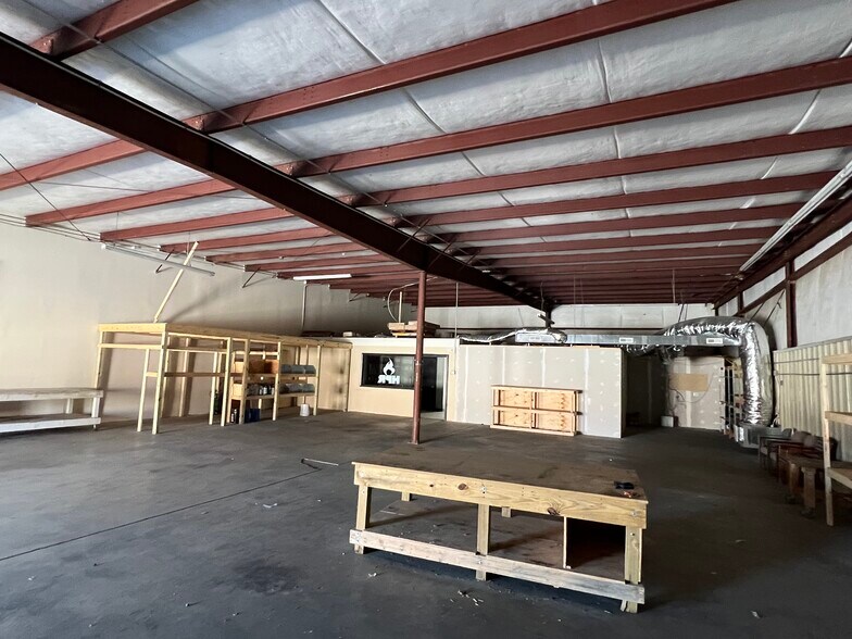More Photos Of 641 Mcway Dr, High Point Flex For Lease