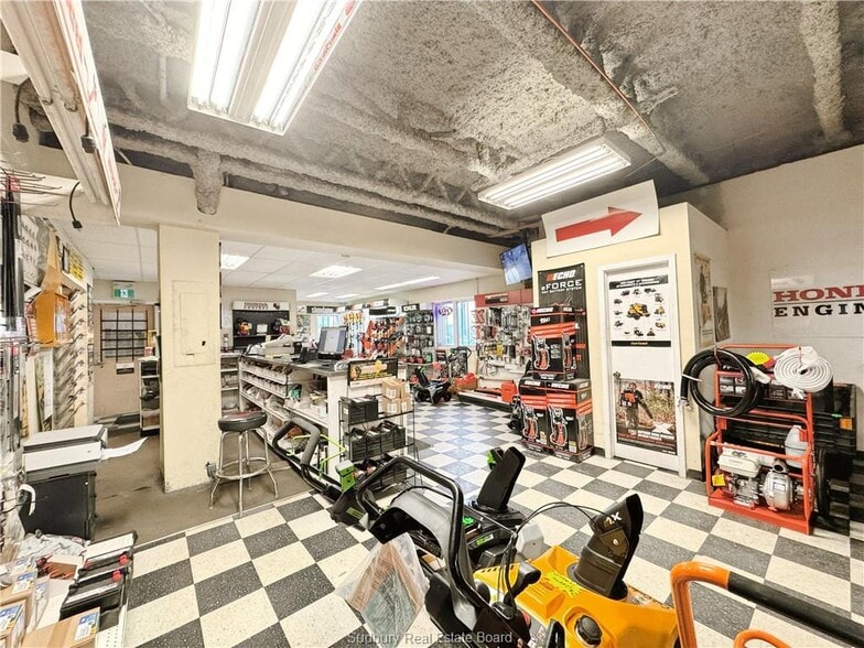 More Photos Of 560 Notre Dame Ave, Sudbury Distribution For Lease