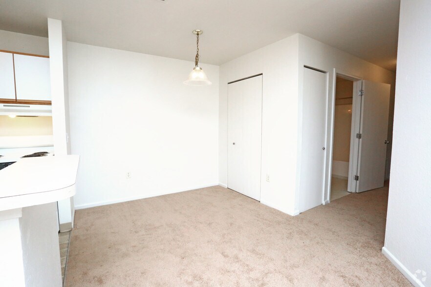 More Photos Of 6101-6103 Eagle Ridge Ln, Flint Apartments For Sale