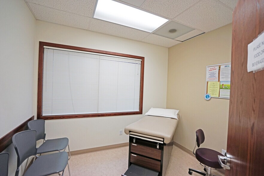 More Photos Of 3901 Creekside Loop, Yakima Medical For Lease