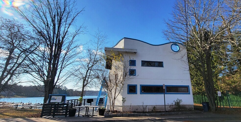 More Photos Of 13 Horseshoe Lake Rd, Kauneonga Lake Restaurant For Sale