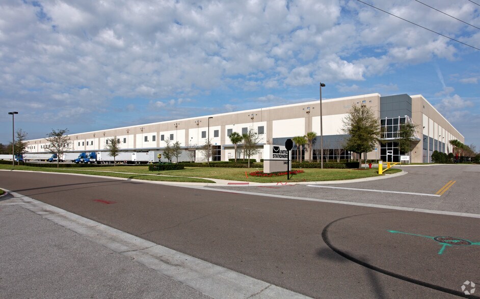 More Photos Of 2405 Commerce Park Dr, Orlando Unknown For Lease