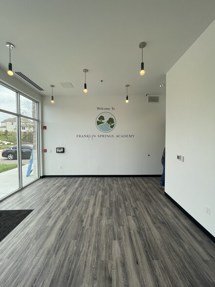 More Photos Of 0 Longpoint Way, Franklin Unknown For Lease