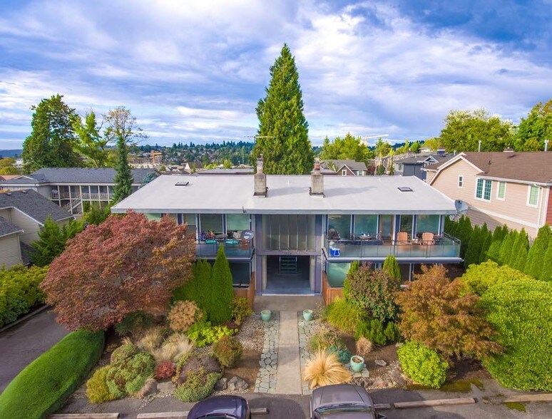 Primary Photo Of 324 6th Ave S, Kirkland Apartments For Sale