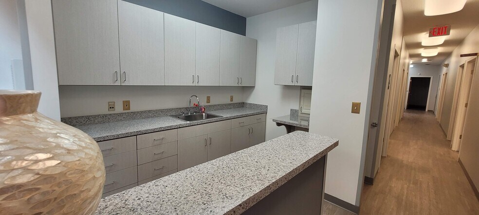 More Photos Of 101 Commerce Park Dr, Westerville Medical For Lease