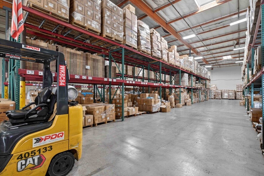 More Photos Of 20401 Prairie St, Chatsworth Manufacturing For Lease
