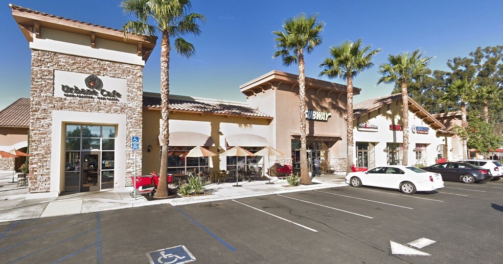 More Photos Of 51 W Tierra Rejada Rd, Simi Valley Freestanding For Lease
