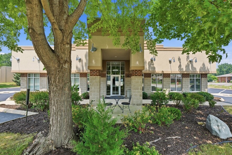 More Photos Of 1280 W Main St, Sun Prairie Freestanding For Sale