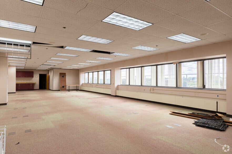 More Photos Of 480 Vantage Pt, Miamisburg Medical For Lease