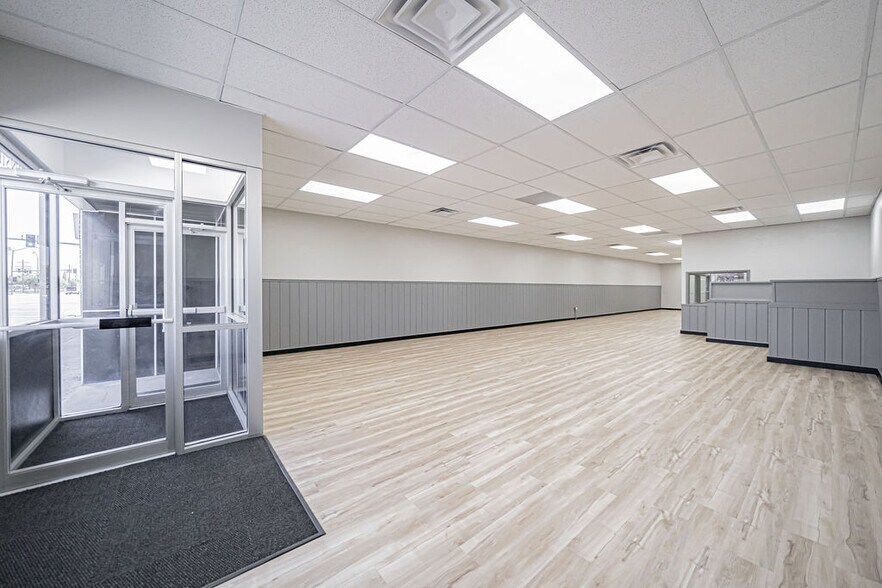 More Photos Of 27 NW Main St, Blackfoot Storefront Retail Office For Sale