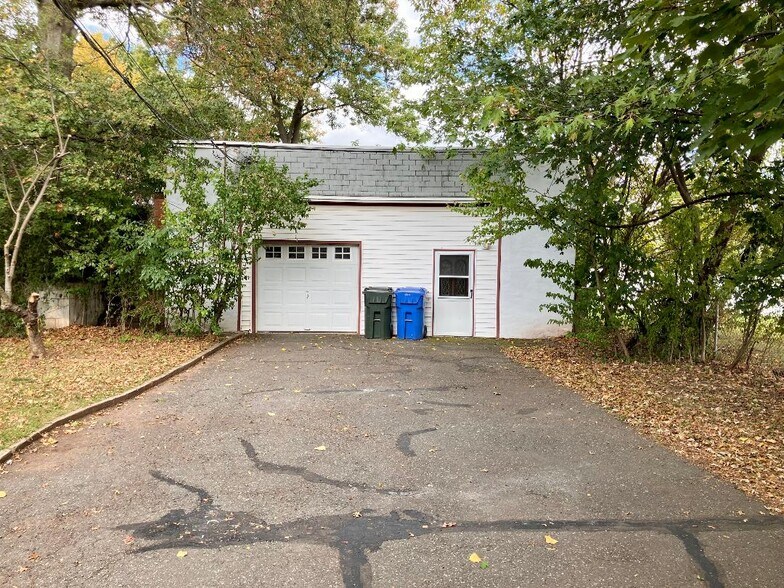 More Photos Of 141 Dunbar Ave, Fords Specialty For Sale