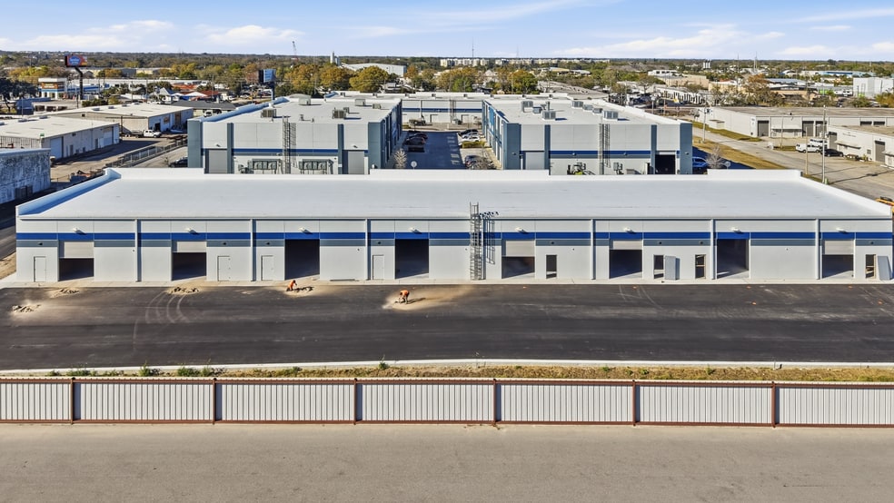 More Photos Of , Largo Unknown For Sale