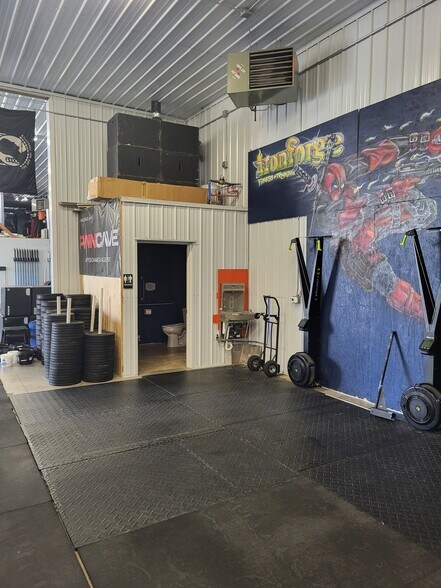 More Photos Of W5037 Amy Ave, Kaukauna Service For Lease