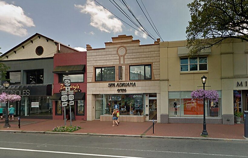 More Photos Of 266 Main St, Huntington Storefront For Lease