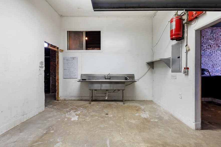 More Photos Of 4318-4330 Melrose Ave, Los Angeles Storefront For Lease