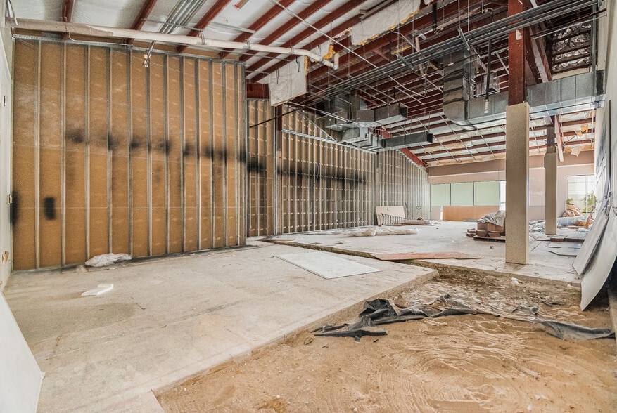 More Photos Of 12 Menard Dr, Council Bluffs Unknown For Lease