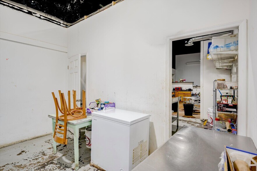 More Photos Of 111 Main Street, Lincolnton Flex For Sale