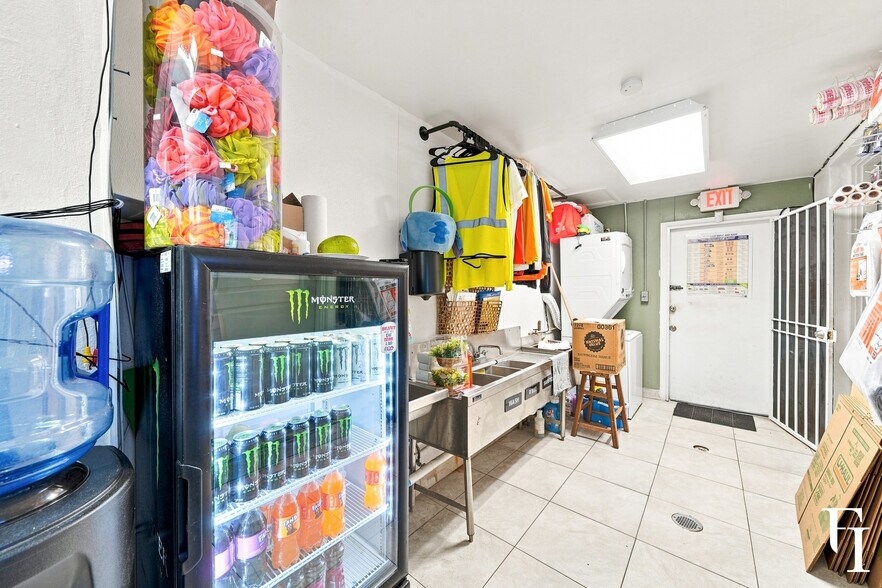More Photos Of 1353 SW 1st St, Miami Storefront Retail Residential For Sale