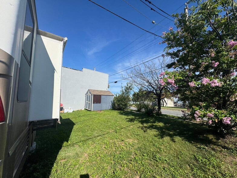 More Photos Of 8 Iroquois St, Staten Island Land For Sale