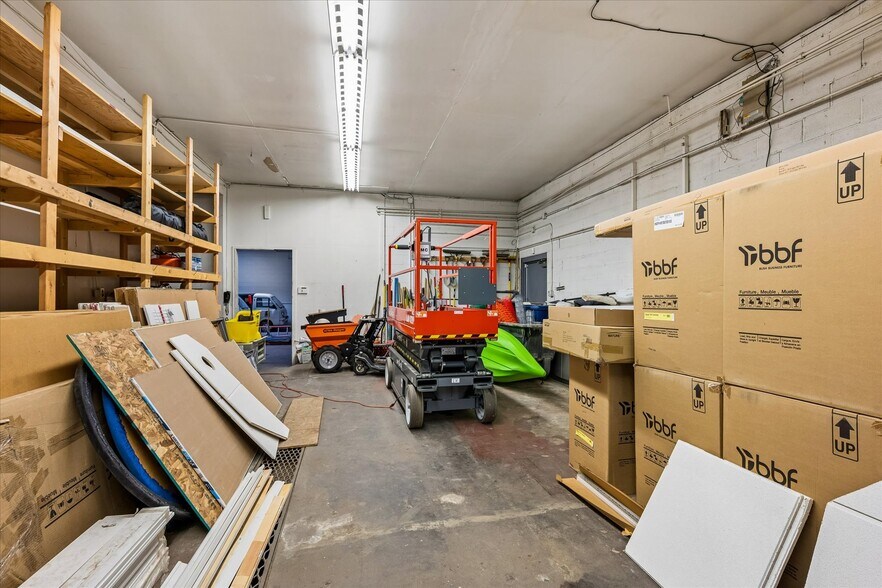 More Photos Of 1109 W Littleton Blvd, Littleton Office For Sale