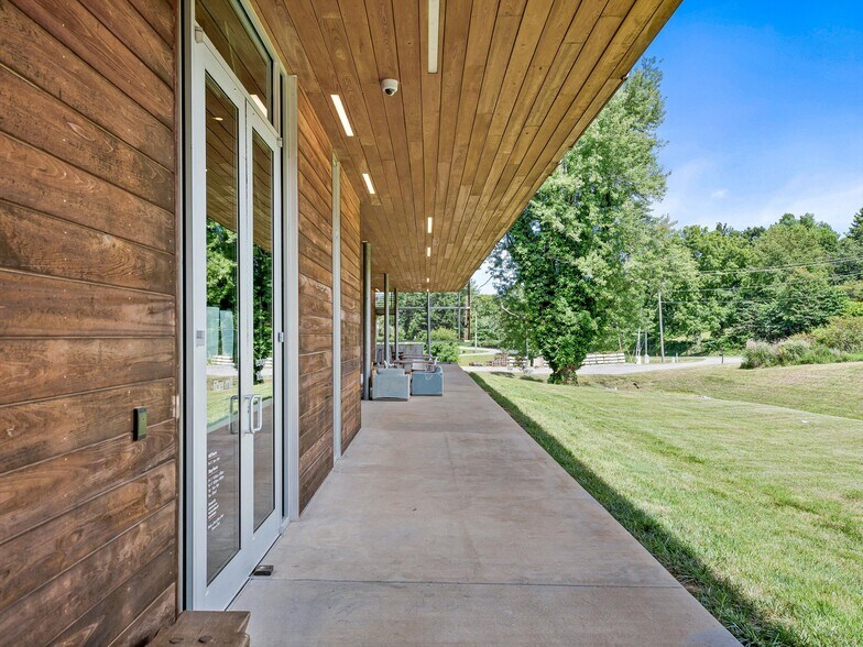 More Photos Of 76 Jupiter Rd, Weaverville Manufacturing For Lease