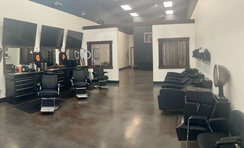 More Photos Of 130-176 Blue Lakes Blvd N, Twin Falls General Retail For Lease
