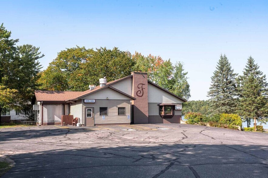 More Photos Of 6012 County K, Rhinelander Restaurant For Sale