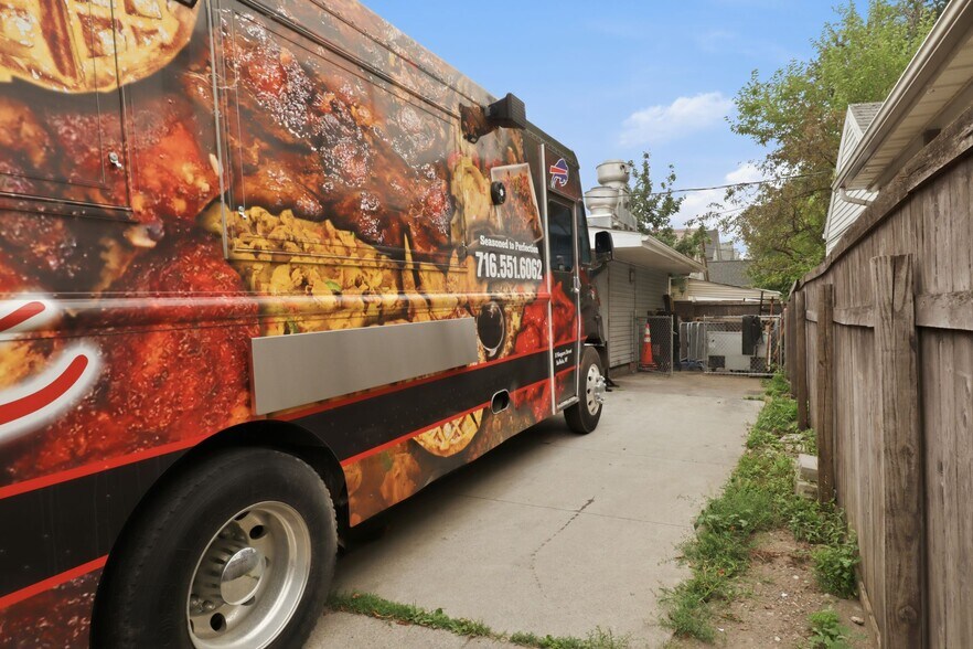 More Photos Of 2081 Niagara St, Buffalo Restaurant For Sale