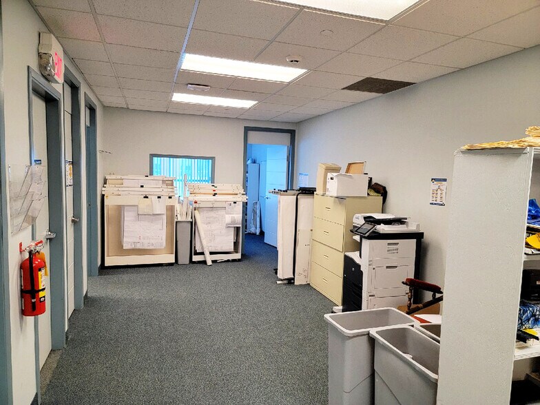 More Photos Of 1515 Broadway St, Port Coquitlam Light Manufacturing For Lease