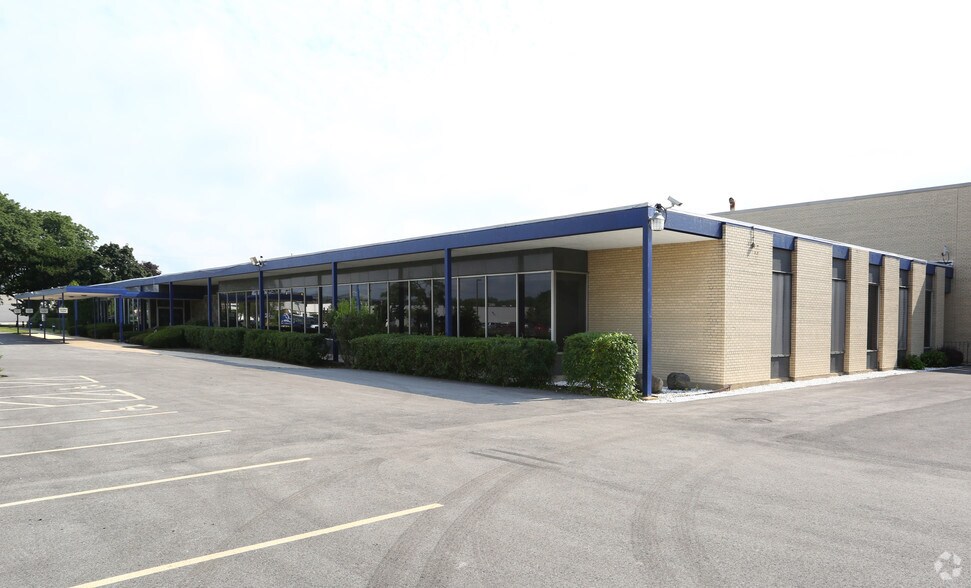 7555 N Caldwell Ave, Niles, IL 60714 Industrial For Lease