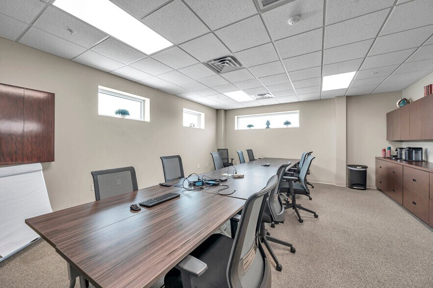 More Photos Of 2090 Sunnydale Blvd, Clearwater Manufacturing For Sale